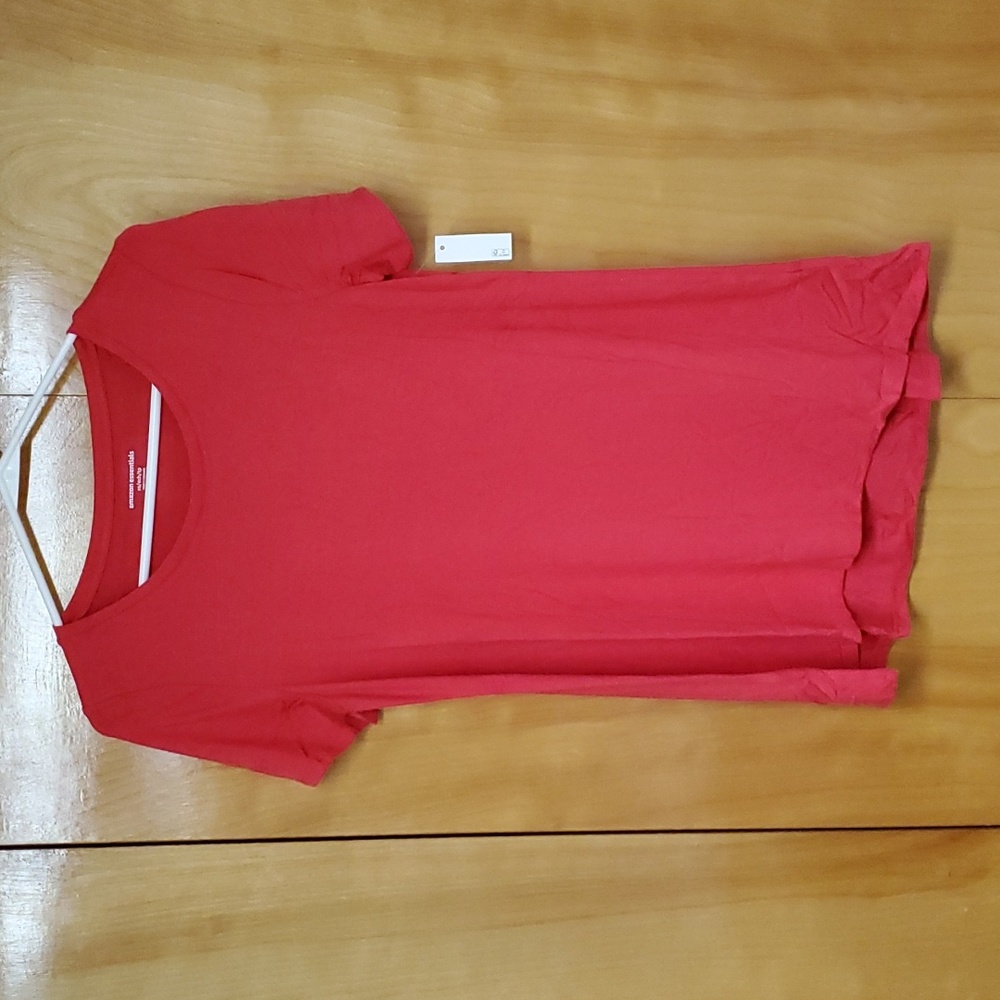 LAST ONE!! Amazon Essentials Women's Relaxed Fit Short Sleeve Scoopneck Tee XS